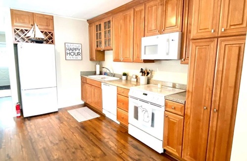 South Haven House | Steps Away