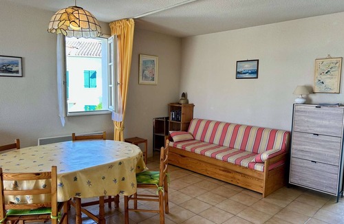 Saint-Georges-de-Didonne Apartment | Steps from Vallière Beach: Cozy 6-Person Apartment with Parking, Pet-Friendly, Balcon, and More