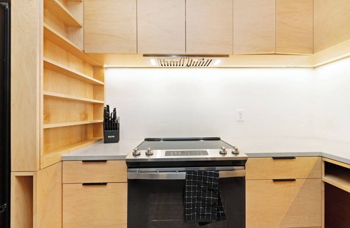 Manhattan Apartment | Steps from Aggieville - Fun Manhattan Stay