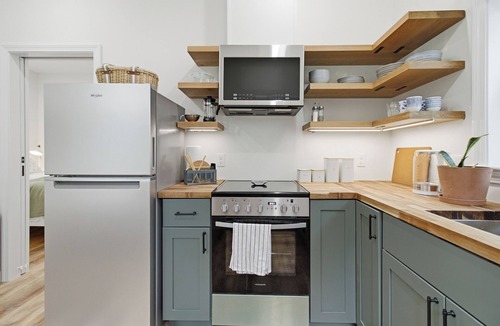 Lewiston Cottage | Steps from Bates College, Quiet Cottage Retreat
