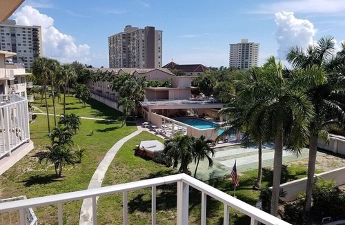 Lauderdale-by-the-Sea Condo | Steps From Beach!