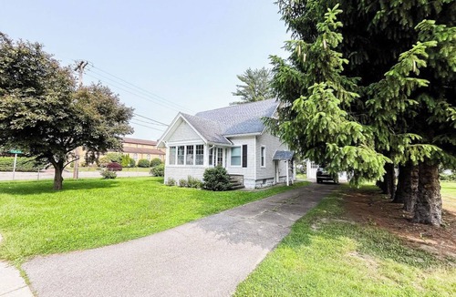 Endicott House | Steps from En-Joie Golf - 3BR Bungalow, Pet-Friendly w/AC & WiFi