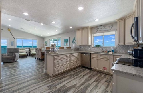 Flagler Beach Condo | Steps from Flagler Beach! 2-BR Condo, Pet-Friendly w/Balcony