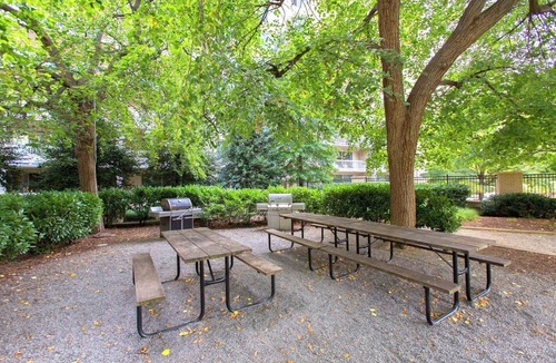 Aurora Highlands Apartment | Steps from Metro & Pentagon City Mall