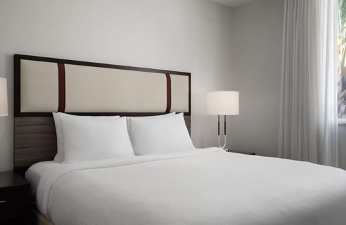 Surfside Hotel | Steps from Ocean, Dining & Shopping – Breakfast & Outdoor Pool - 4 Unit