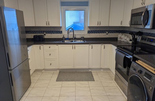 Port Colborne Cottage | Steps from Private Beach! Silver Bay Retreat next to Sherkston Shores.