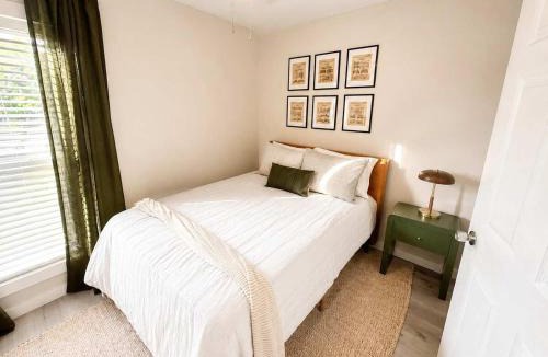 Cuyahoga Falls House | Steps from Spa - Sleeps 4 - Near CVNP