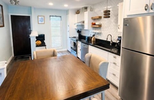 Estate Golden Rock Condo | Steps from the beach!