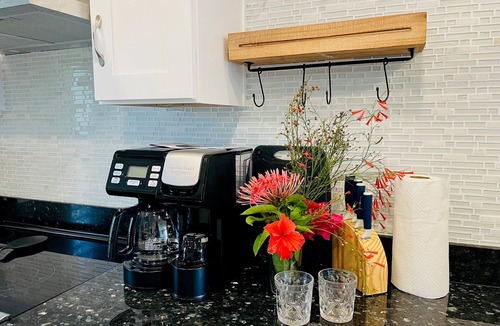 Estate Golden Rock Condo | Steps from the beach!