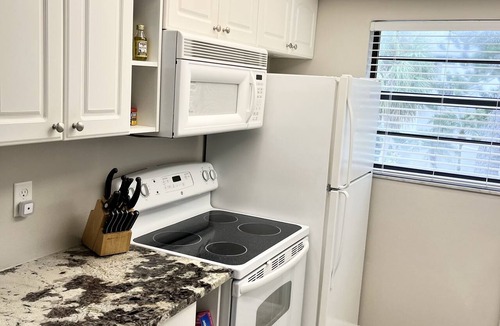 Whitney Beach Condo | Steps from the beach on Longboat Key