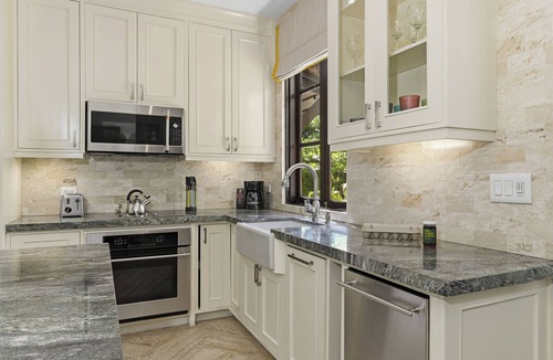 Las Catalinas Apartment | Steps from the Beach with Beach Club Access - 30 Avenida La Antigua