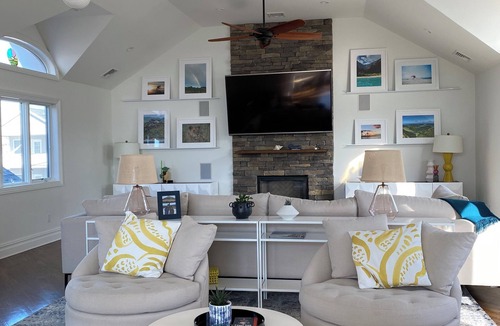 Long Beach House | Steps from the beach! Beautiful 3-bedroom house in Long Beach