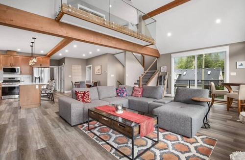 Hope House | Steps From The Lake With Water & Mountain Views