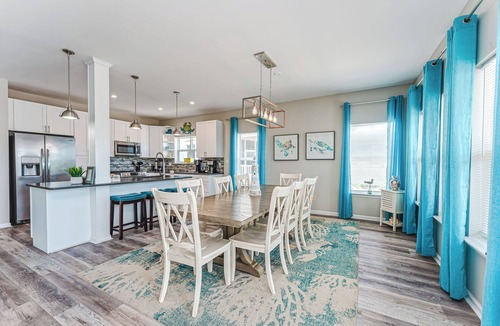 Cape San Blas House | Steps From The Oceanfront! Pool, Pet Friendly, Wifi, king beds! WEEKLY DISCOUNTS