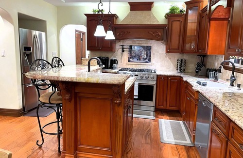 Belmont Shore House | Steps from the sand, well-stocked, clean, family beach home. AC & easy pkg.