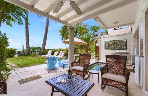 Old Trees Bay House | Steps from the Sea with a Plunge Pool - Chanel No. 5