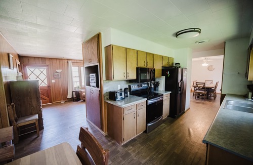 Chamberlain House | Steps from the water, firepit, large yard, family friendly