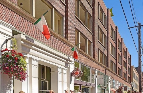 International District Condo | STEPS from the World Cup - Spacious 1BR next to Lumen Field