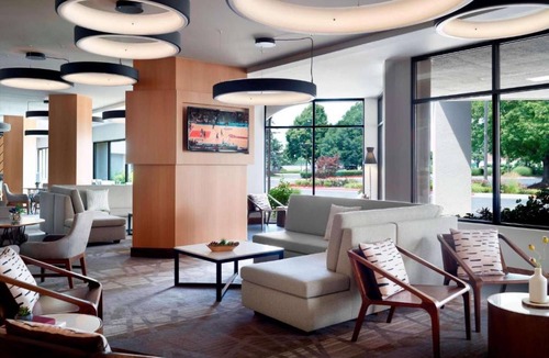Dayton Hotel | Steps from University of Dayton + Restaurant&Pool