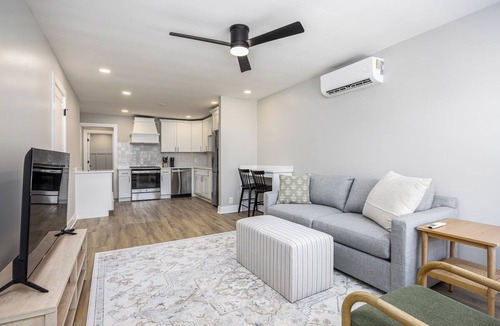 Hillsboro West End House | Steps from Vanderbilt | The Nomad #12