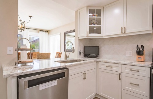 Palmetto Dunes House | Steps to Beach, Community Pool & The Dunes House! Renovated End Unit Villa w/Patio & Balcony.