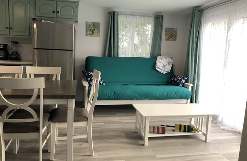 Salisbury Apartment | Steps to Beach Entrance #7, 1st floor, 2 Bedrooms, King Bed, Private deck/grill