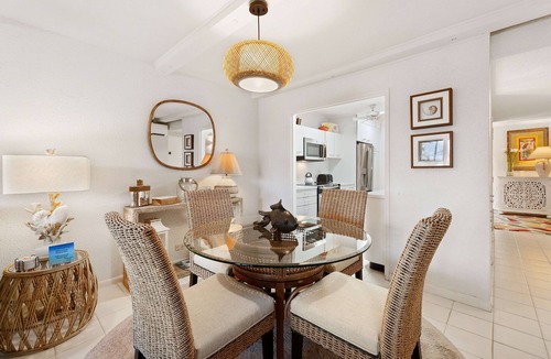 Nazareth Condo | Steps to Beach: Pool, Hot Tub, Restaurant, Gated