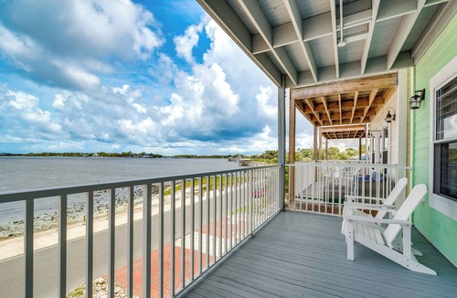 Cedar Key Cottage | Steps to Beach: Waterfront Cedar Key Home!