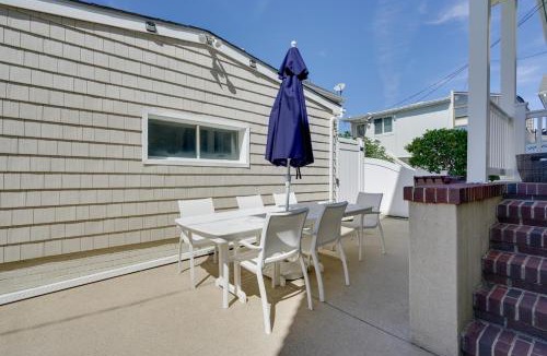 Ventnor City House | Steps to Boardwalk: Group Getaway in Ventnor City