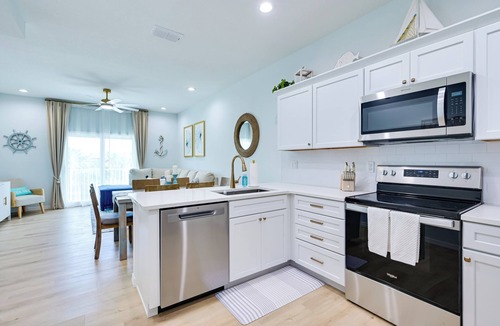 Hudson Beach Estates House | Steps to Dock & Sand! Waterfront Hudson Retreat
