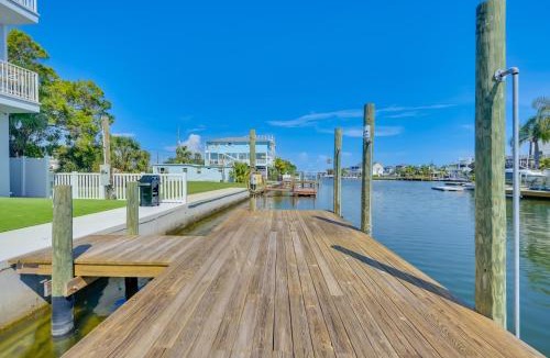 Hudson Beach Estates House | Steps to Dock & Sand! Waterfront Hudson Retreat