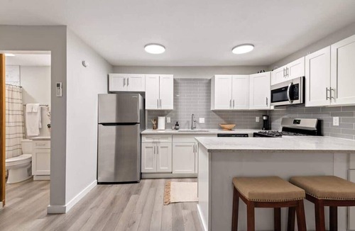 Clarksville Apartment | Steps to Downtown- Cozy studio - Quiet neighborhood