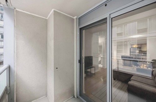 Toronto Entertainment District Hotel | Steps to everywhere! Convenience at its finest!