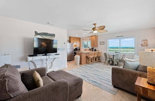 Flagler Beach Condo | Steps to Flagler Beach! Cozy 1-BR Oceanfront Retreat Dog-Friendly