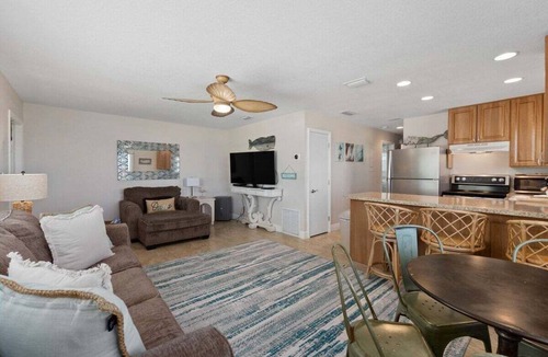 Flagler Beach Condo | Steps to Flagler Beach! Cozy 1-BR Oceanfront Retreat Dog-Friendly