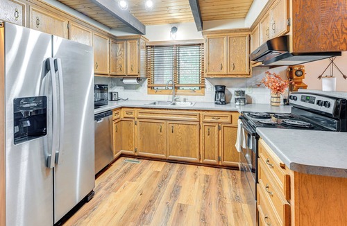 Rome House | Steps to Golf Course: Nekoosa Home w/Serene Yard!