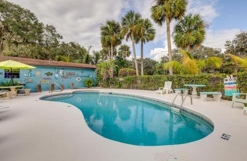 Okeechobee House | Steps to Lake Okeechobee: Cabin w/Pool Access!