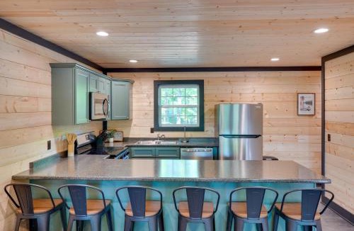 Murray House | Steps to Lake! Pet-Friendly Murray Retreat w/Deck