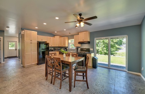 Clifton Park House | Steps to Mohawk River! Family Halfmoon Retreat