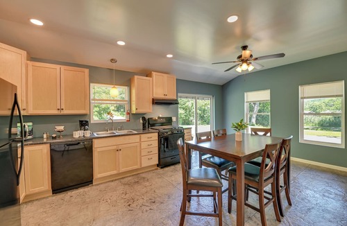 Clifton Park House | Steps to Mohawk River! Family Halfmoon Retreat
