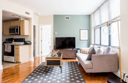 Boston Financial District Apartment | Steps to North End, Aquarium, and all Touristy spots. Nearby to Hospitals, ideal for medical stays.