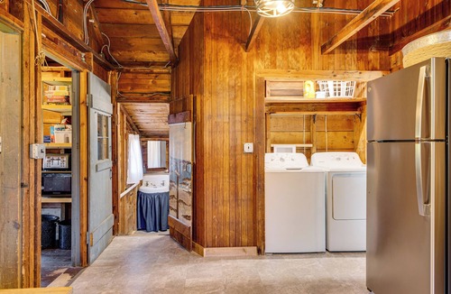 North Hampton Cottage | Steps to North Hampton Beach: Cottage w/Deck!
