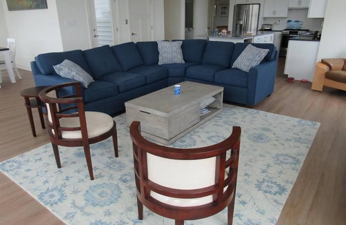 Harvey Cedars House | STEPS TO OCEAN 6 Bedroom House w/elevator