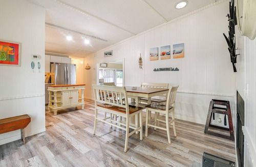 Garden City Cottage | Steps to Ocean: Surfside Beach Home w/Patio