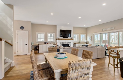 Glenn Haven Shores House | Steps to Private Beach - Lake Views - Hot Tub