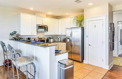 Red Fish Cove Apartment | Steps to Private Beach: Galveston Resort Condo!