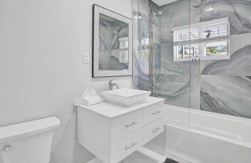 Lighthouse Point Villa | Steps to Private Beach 5 BR Pool and Jacuzzi Dog Friendly