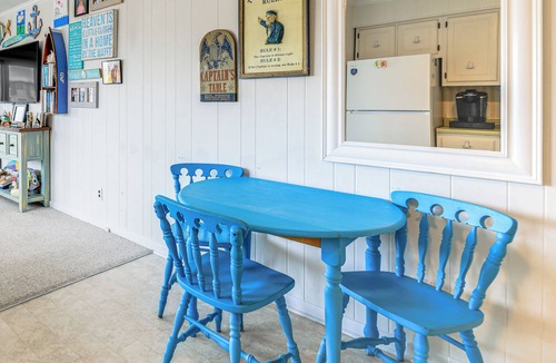 Morehead City Condo | Steps to Sand! Condo w/2 Pools in Atlantic Beach