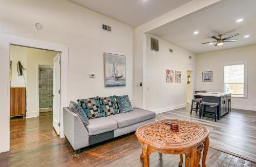San Jacinto House | Steps to Seawall: Spacious Condo in Galveston!