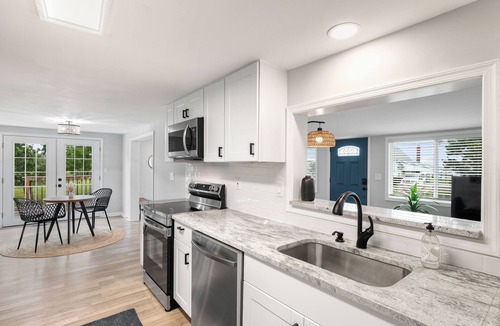 Point Lookout House | Steps to serene semi-private beach - Spring Getaway at "Bliss on the Bay"